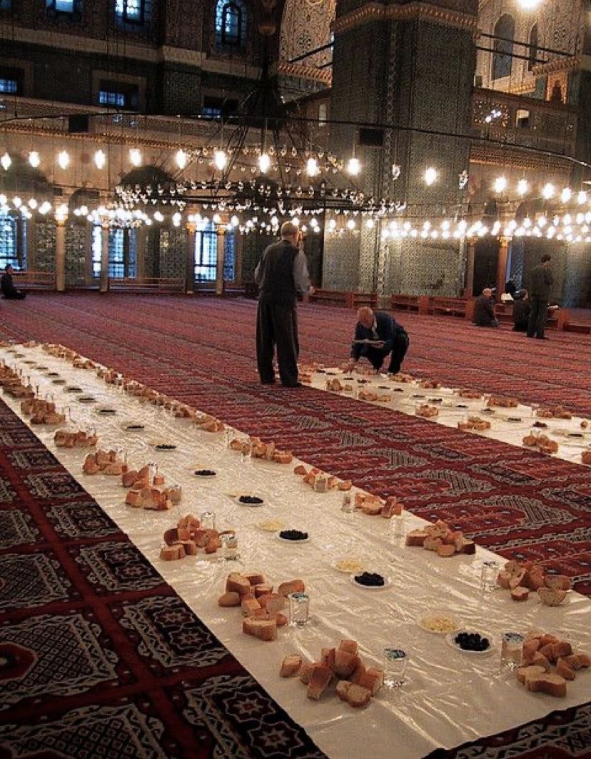 غداً (الأربعاء 18 فبراير) أول أيام الصيام في
السعودية، الإمارات قطر ، الكويت البحرين ، فلسطين، واليمن 
بعد غدٍ (الخميس 19 فبراير) أول أيام الصيام في مصر، تركيا، سلطنة عمان، الأردن، ليبيا، المغرب، سوريا، لبنان، تونس، والجزائر، بالإضافة إلى ماليزيا وإندونيسيا نهنئ الأمة الإسلامية