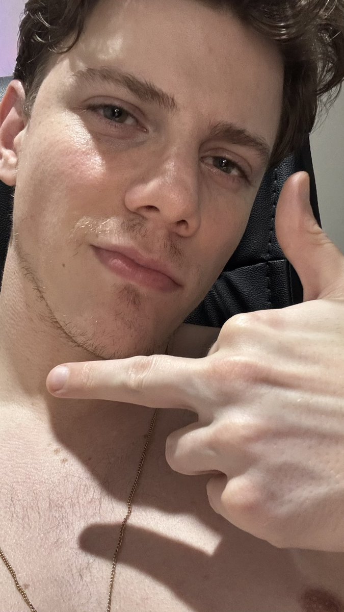 privjackzy's tweet photo. Good night 🖕🏼 https://t.co/oorJPUfbtZ