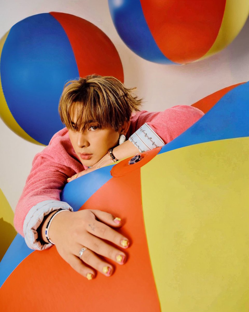 Maki's 'KOLORCOASTER (LIVE)' has entered the top 20 of Apple Music PH Albums chart.