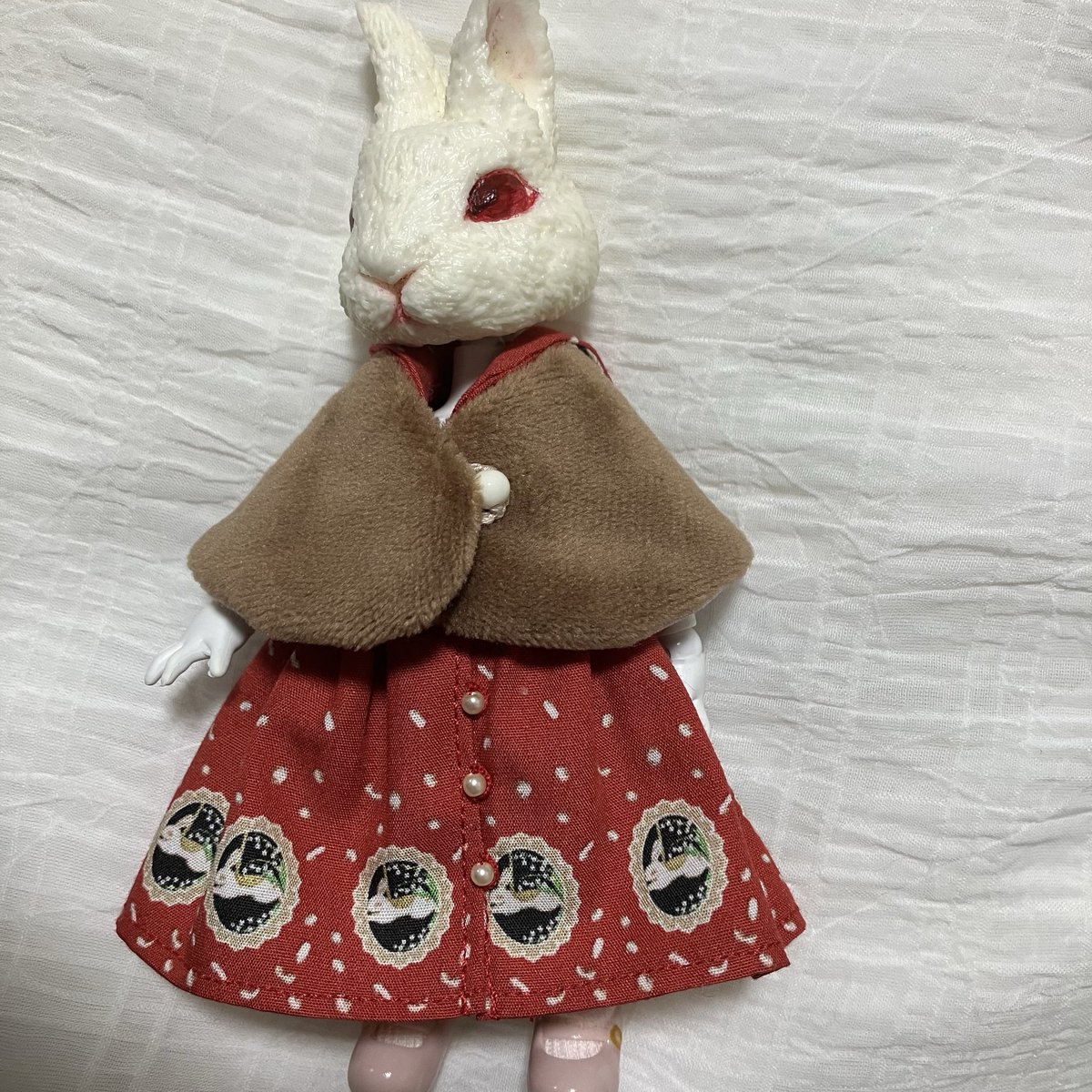 今回のドールショウ、新規で作る事ができたのは増産含めてこちらの服たちで手一杯でした。お気に入り布で作るの楽しかったです。
週末ギリギリになりそうですが、告知の形で改めてまとめます。
定番セーラーセットも在庫があるので持って行きます。次は久々にそちらのシリーズを作り足したいです。