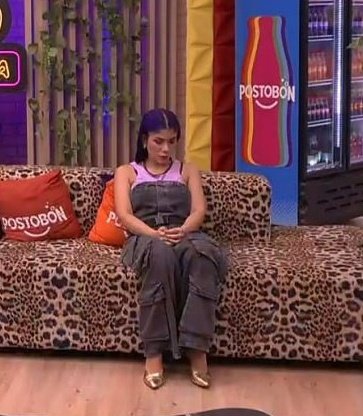 Team Karina apoyando muebles 
Team Melissa apoyando "víctimas"
Fin ! 
 #LaCasadelosFamososCol3