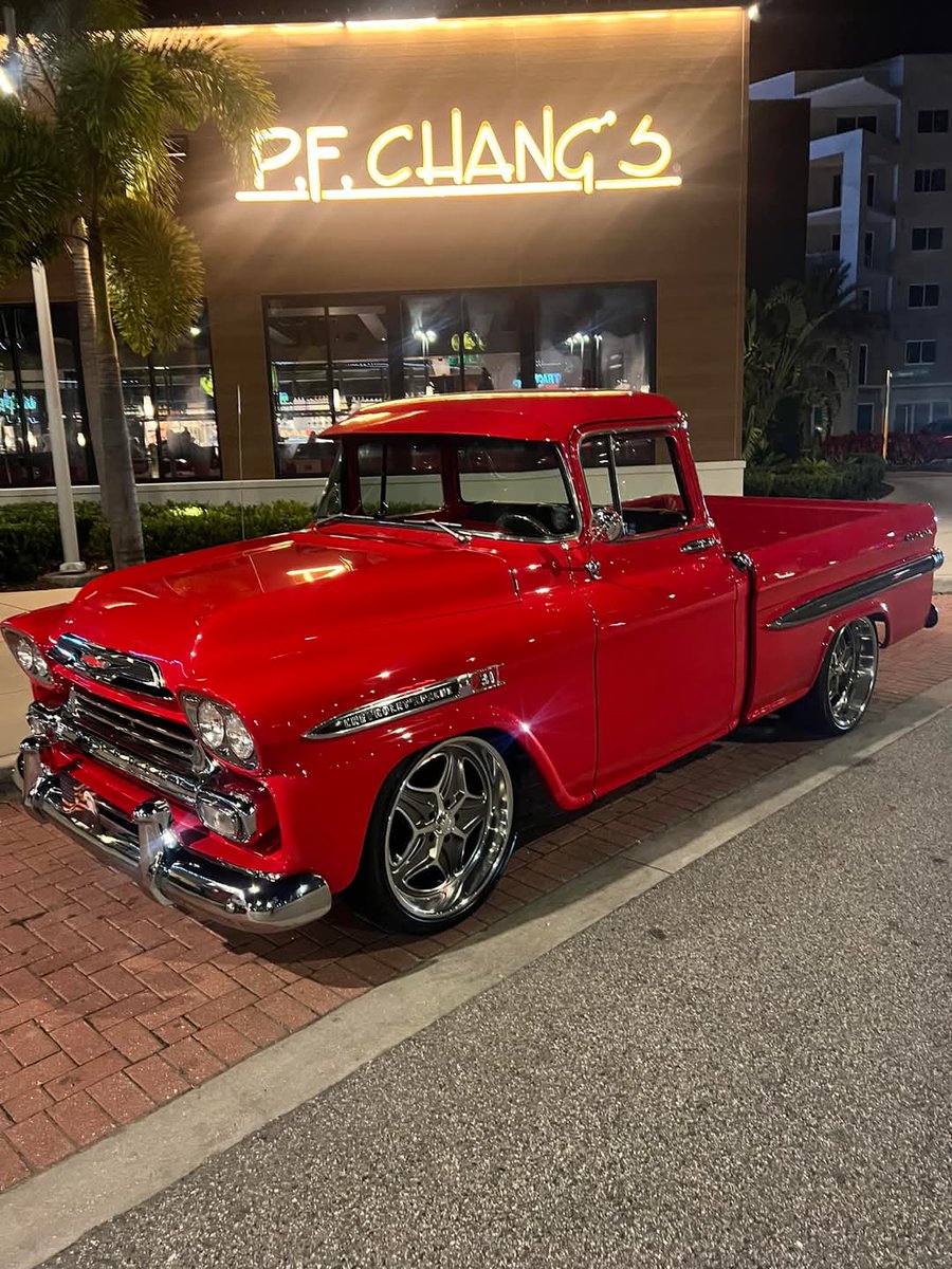 lippyent's tweet photo. Truck Tuesday!! 🚚🖤🔥!! https://t.co/TBQ2hPPl3A