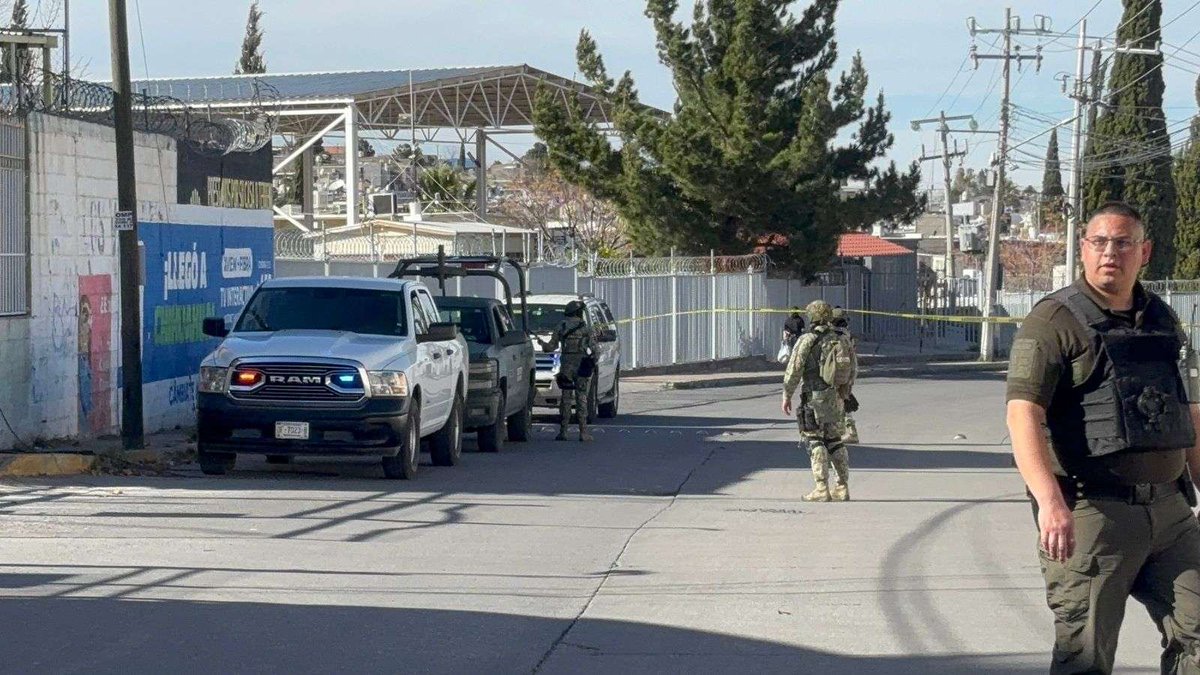 #ULTIMAHORA | Hallan muerto en fraccionamiento Arboledas

novedadesdechihuahua.com.mx/local/hallan-m…