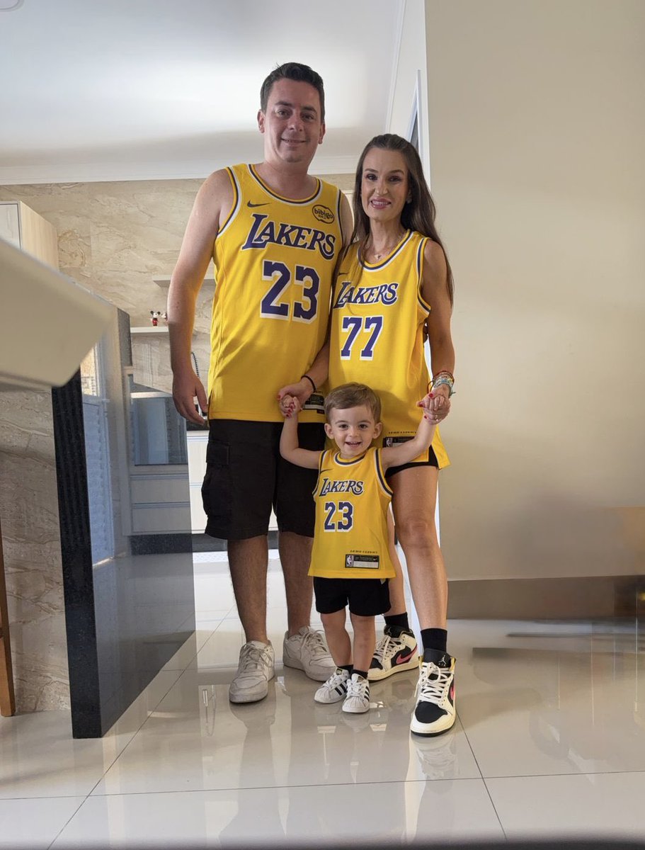 jujuvent's tweet photo. Carnaval da mãe de menino 🩵🏀 @Lakers https://t.co/GUc9gapfHM