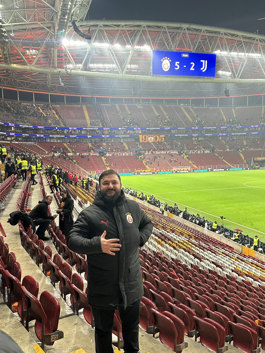 ozlutgy's tweet photo. #GalatasaraySK 5 #Juventus 2

#Sara 
#Koopmeiners 
#Koopmeiners
#Lang 
#Sanchez
#Lang
#Boey 

#Arrivederci #Juventus 
#GSvJUVE 

İtalya da kendi evinde bekle bakalım bizi. https://t.co/84V53eSP8V