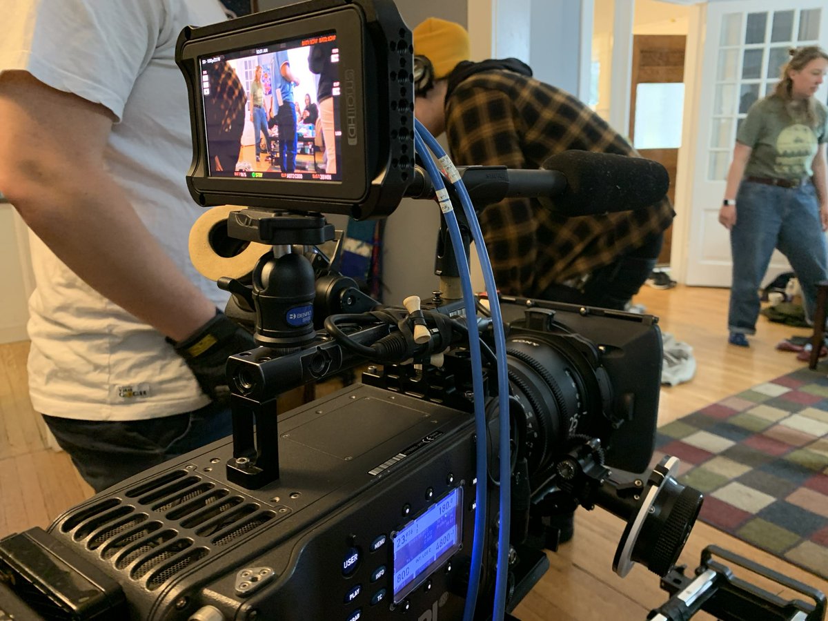 shinnative1945's tweet photo. Back when I worked on camera one time.
(No I am not in any of these pictures. Just me taking them)
#film #streamer #pngtuber #vtuber #filmwork #camera https://t.co/9wkfuPavV4