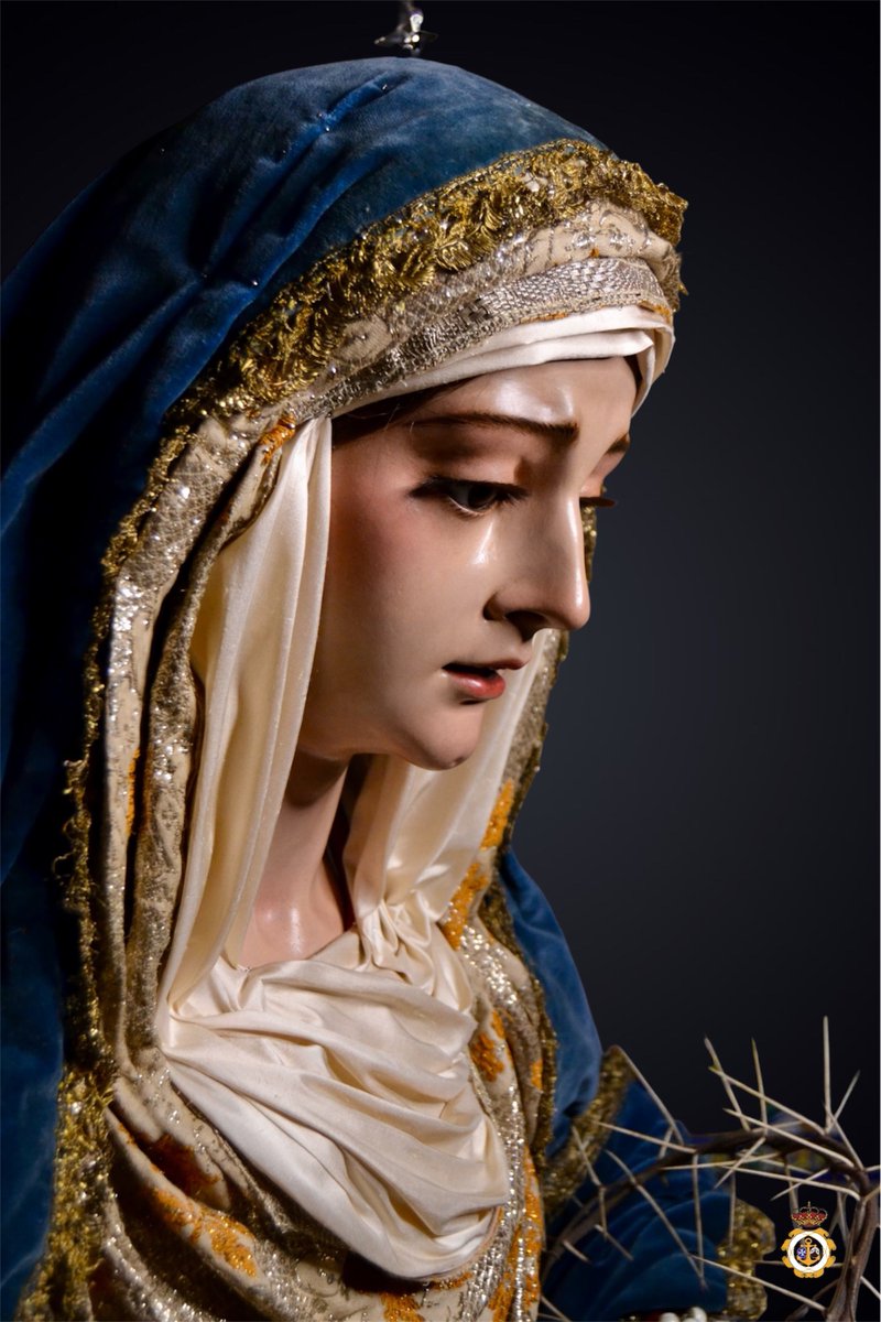 Hoy, Miércoles de Ceniza, comenzamos un tiempo de silencio y conversión.

Nuestra Señora del Carmen, ataviada de hebrea, nos recuerda que el camino hacia la Pascua nace de un corazón sencillo y fiel.

Que esta #Cuaresma2026 sea tiempo de gracia para todos.