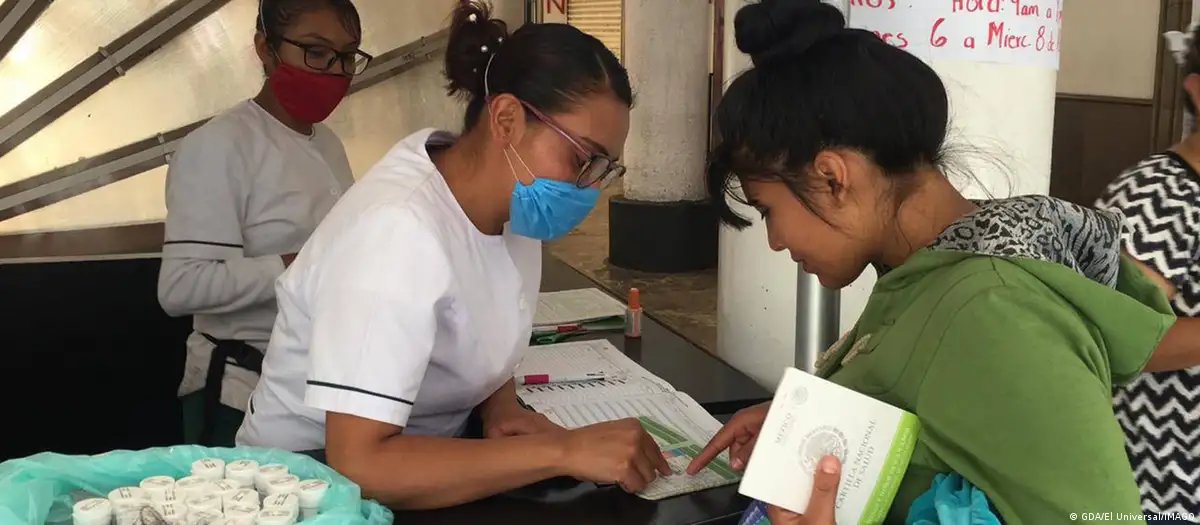 #México eleva a 31 las muertes por brote de #sarampión

La lista de víctimas se amplió con tres nuevos decesos en el país, donde se han confirmado casi 10.000 contagios. (gs)
dw.com/p/58we3