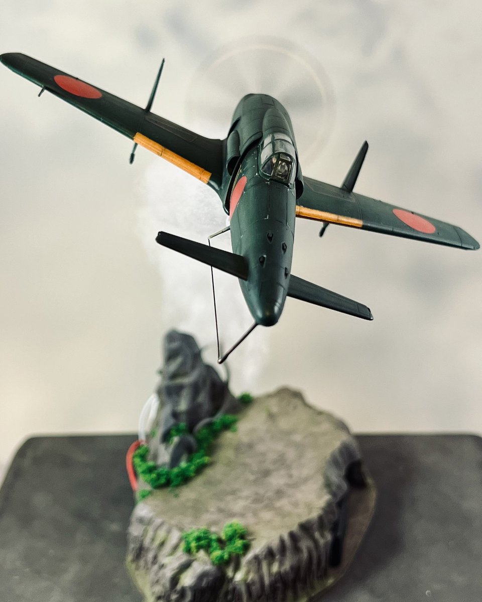 #みんなのハセガワ見せて
ゴジラ-0.1の影響で初めて震電作った🎶
ペラ回転、桐島はゾイドパイロット改造😅

#震電
#ハセガワ