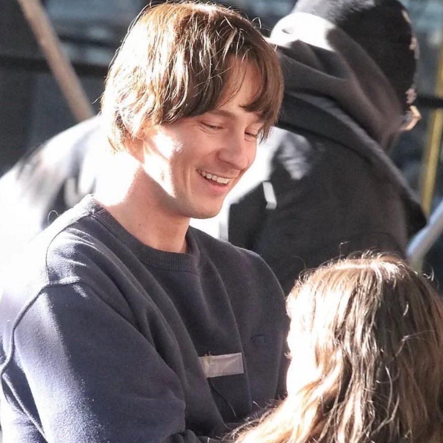 baby that’s not joe morrow that’s troy bolton 😭