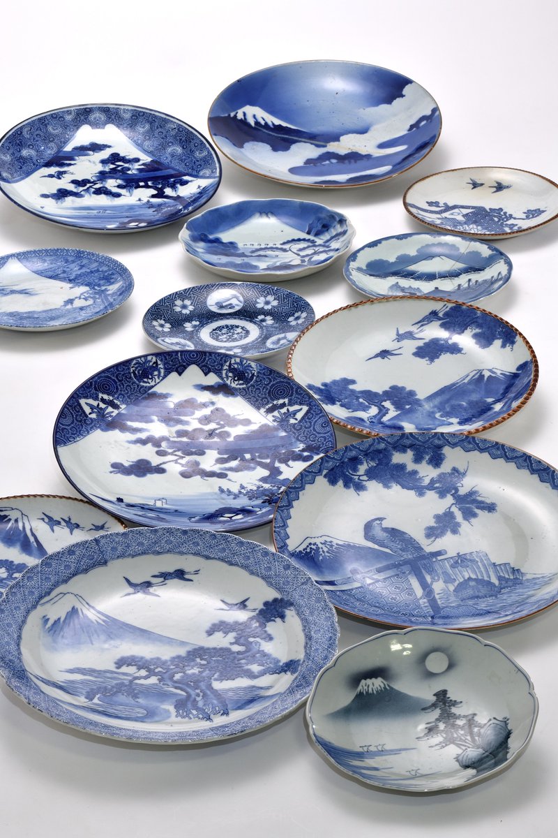 特集展示「藍を纏い白を彩る」】 富士山が描かれた染付陶磁器約20点を