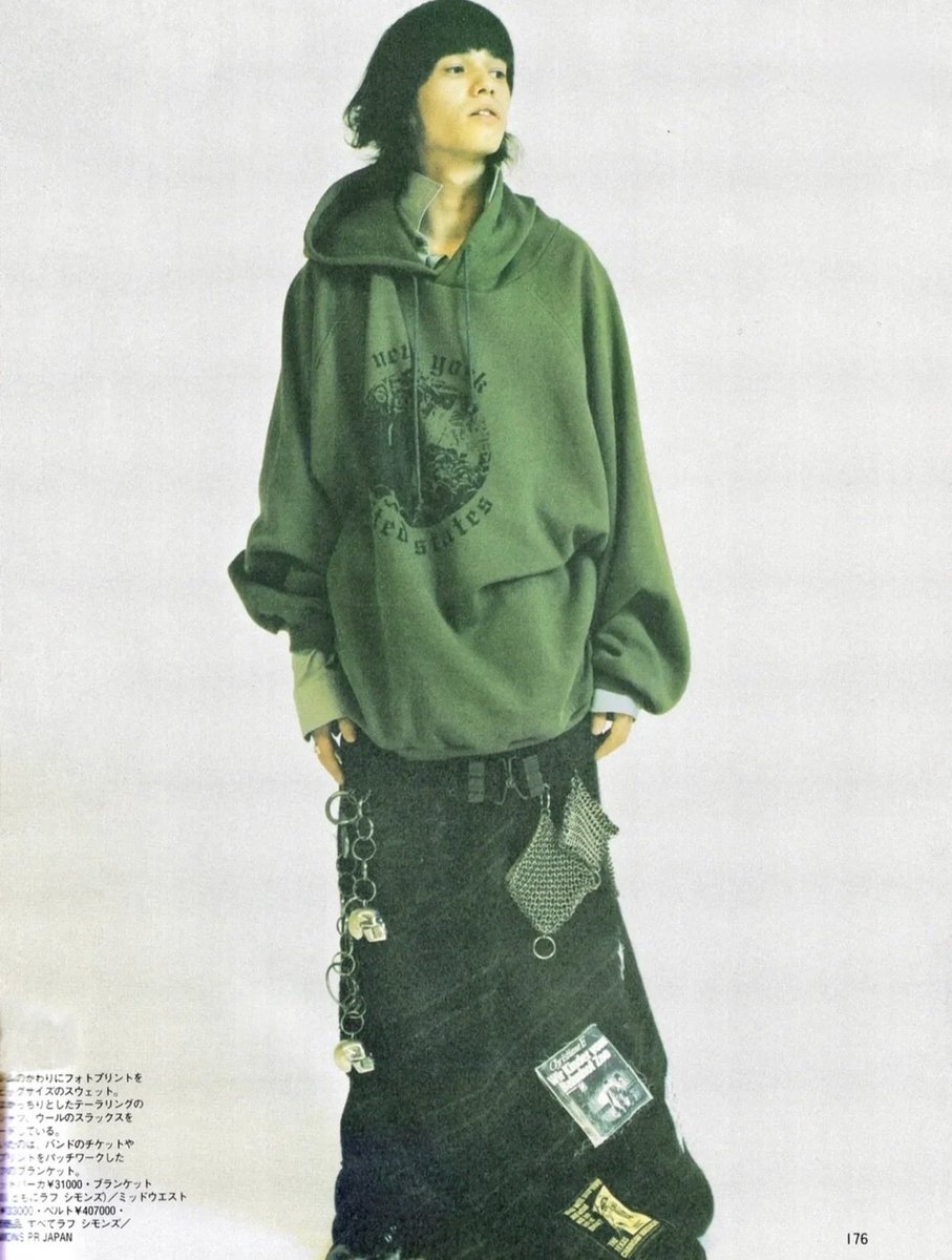tungslime's tweet photo. Raf Simons AW01 “Riot! Riot! Riot!” Collection (2001) https://t.co/eIBw7tr113