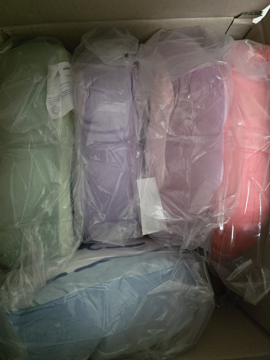 ssonimgrgj's tweet photo. 플레이브 은호 쿠션, 므모모자, 포카팩 일괄 택포 4.9
PLVAE BBUU FACE CUSHION https://t.co/3H1ycYxW4N