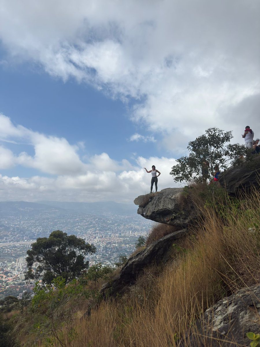 Ana Patricia Láng tweet media