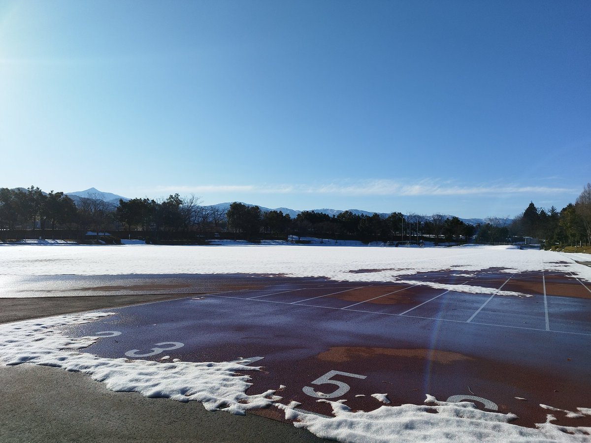 tateyamapark's tweet photo. 2月18日(水)8:30
 立山町総合公園 
現在の公園状況
 #雪 #公園 #富山 #立山町 #テニス #陸上 #野球場 https://t.co/MGAszxSpFk