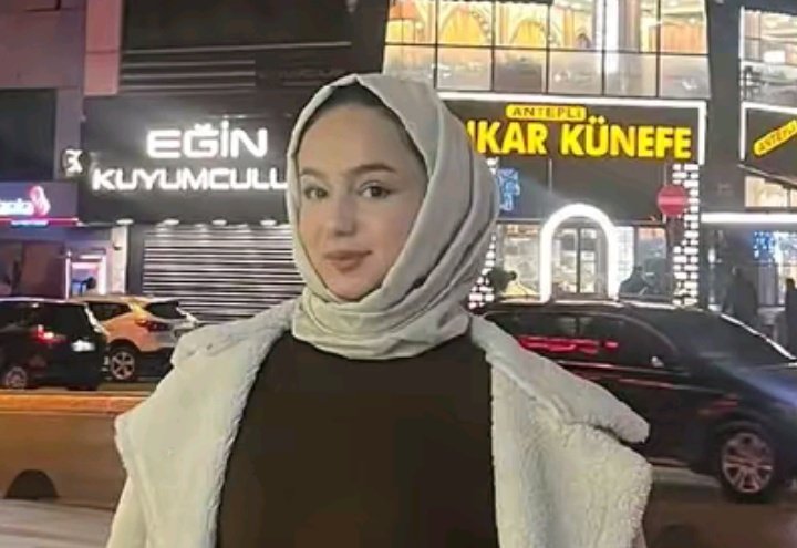 Hesaplarının hepsini silmiş.

İstediğin kadar sil çoktan arşivlendin  milyonlarca kişi gerçek  
yüzünüzü görmüş oldu