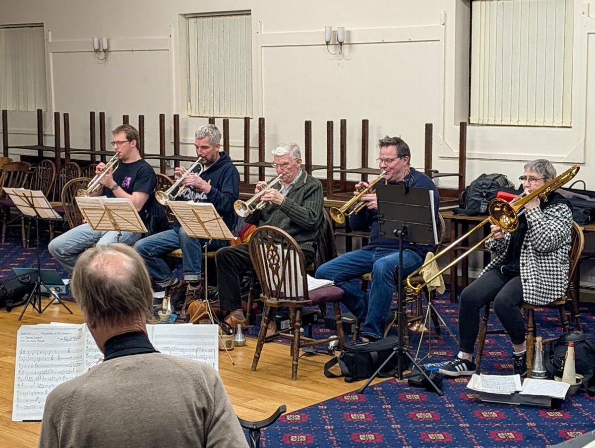 RadioDaysBand's tweet photo. It was eyes down and concentration at our rehearsal this evening. We are preparing for our next gig on Thur 19th March. We will be joining The Velvet Tones at the Oxford Golf Club for their Double Header. We are looking forward to plenty of dancing!
Photos courtesy of Paul Cox https://t.co/K8b4M8iKd5