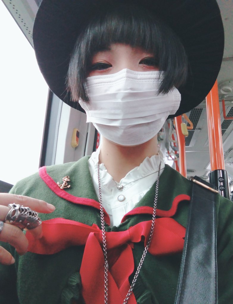 S3U8q's tweet photo. フワフワひらひらボリューム系と、細い縦ライン強調のタイト系(胸&尻が無いのでエ口さ0)どっちが好き?
またはロリィタ系とチャイナ系等々…🤔
わたしはどっちも好き🥳
#ロリィタ #ロリータ #セーラー #ハンドメイド #handmade #チャイナ #チャイナ服 #Perfumecloset #clingcling #かしゆか https://t.co/aYDgkna4Ev