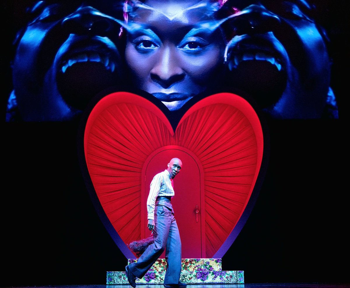 draculaupdates's tweet photo. Cynthia Erivo in ‘Dracula’

📸 Daniel Boud https://t.co/SGW0t8UR7Z