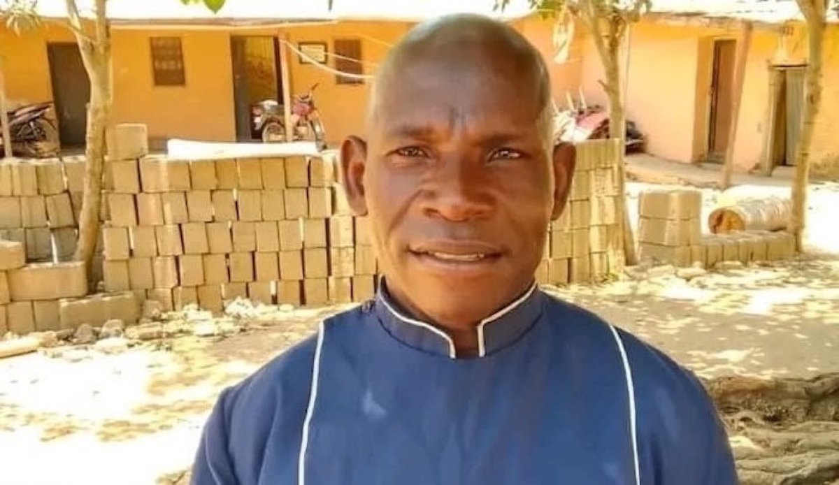 Muslims murder Christian pastor, his daughter, and her husband, wound their infant child with a machete 

Where’s the outrage? 
This is barbaric 💔😭💔😭