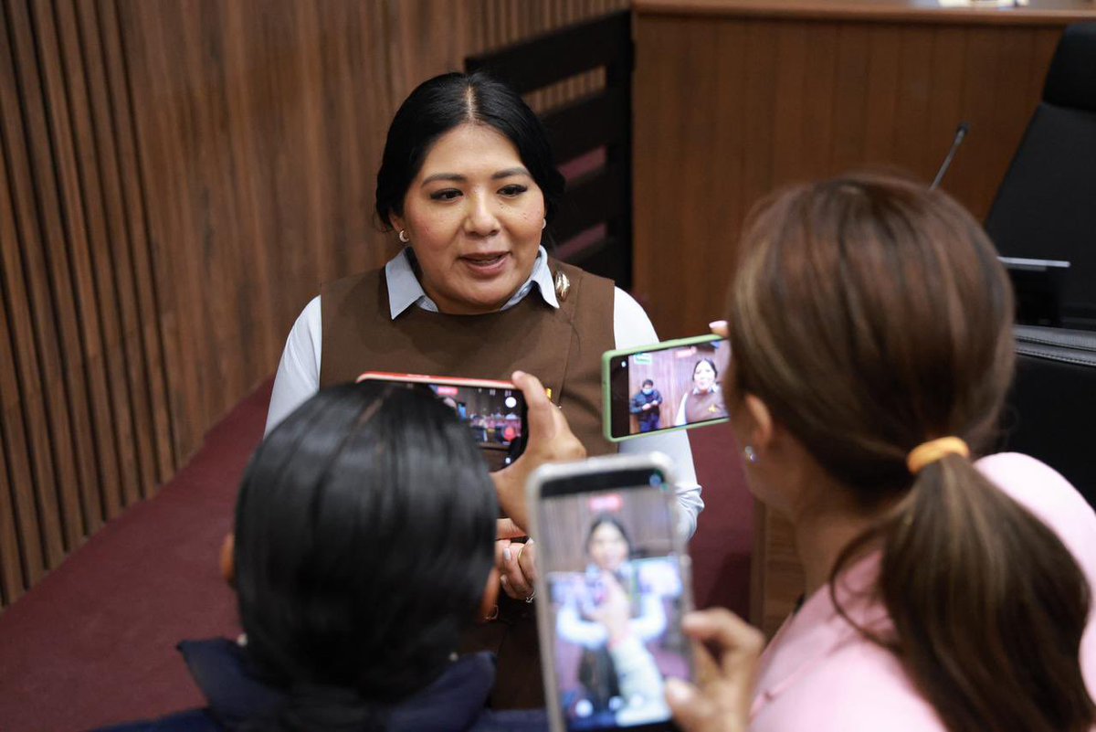La presidenta de la #JUCOPO del <a href="/CongresoOaxaca_/">Poder Legislativo Oaxaca</a> , Dip. Tania Caballero, expresó el respaldo del Poder Legislativo al relanzamiento del gabinete anunciado por el Gobernador <a href="/salomonj/">Salomón Jara Cruz</a> como parte de una nueva etapa de trabajo orientada a fortalecer resultados en beneficio de Oaxaca