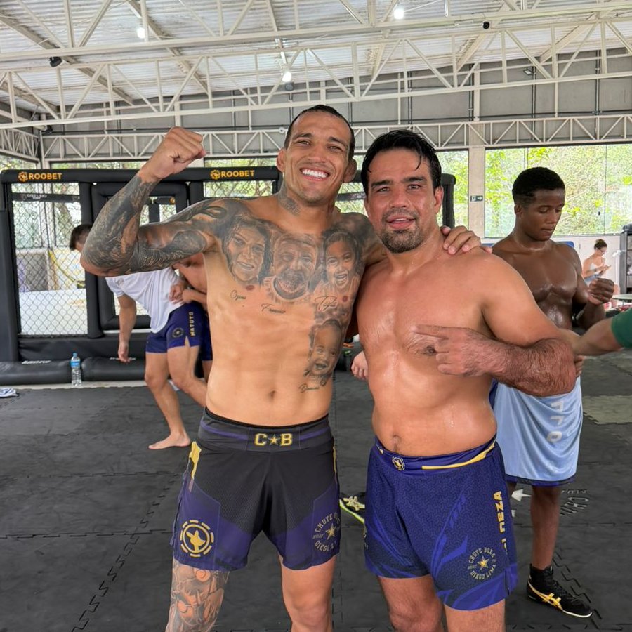 CharlesDoBronxs's tweet photo. Como tá meu carnaval? (Perguntaram)

Treino
Treino
Treino
Treino
e mais Treino

#UFC326 @UFConParamount https://t.co/Hu3CkmP5KL