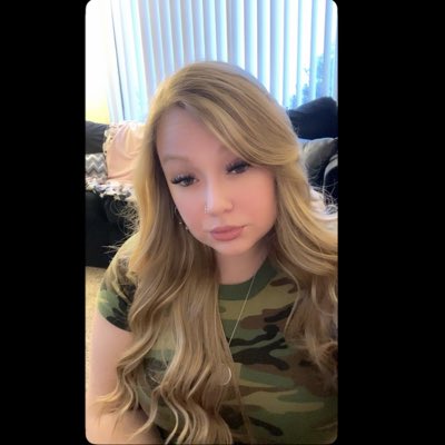 unicornshitx3's tweet photo. #NewProfilePic https://t.co/2DWrJrEyL6