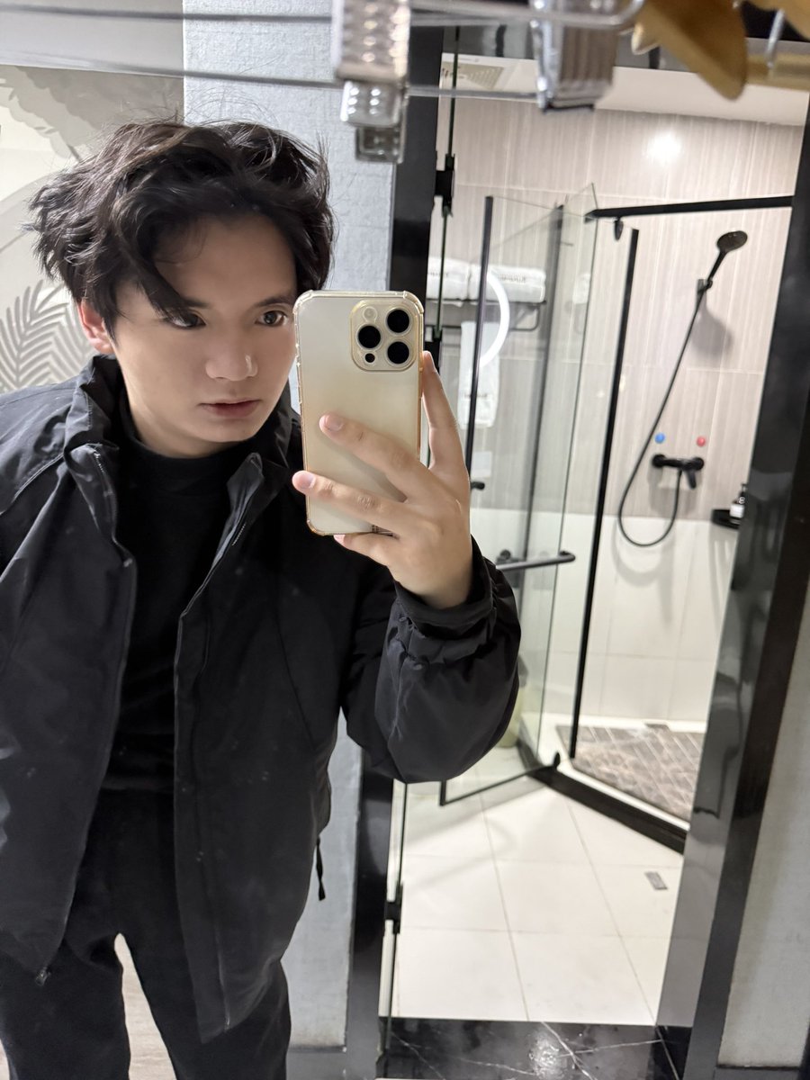 上班时候，有个男高弟弟找我did，11点下班，一晚上就做了4次