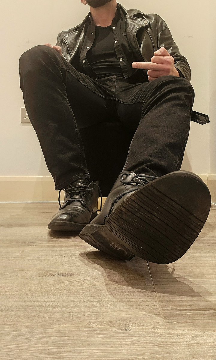 Emperor Cris tweet media