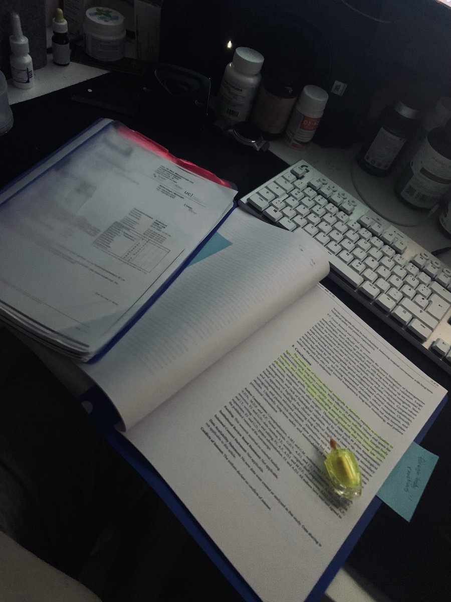 Normale Menschen vor Arzttermin: Letzter Bericht vom Arzt aus 2008, Kaugummi für guten Atem.

Währenddessen ME/CFS-Betroffene: Die letzten 20 Jahre fein säuberlich nach Kategorie und potenzieller Relevanz geordnete Befund- und Labormappe. Dazu für den Termin relevante,