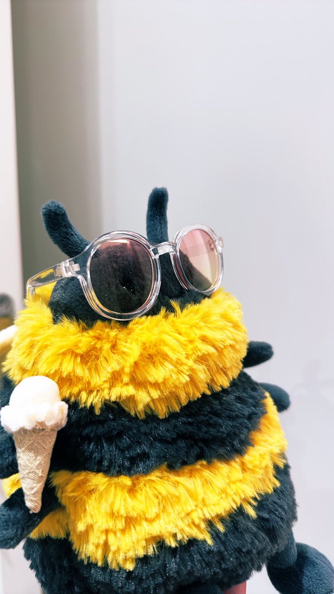 maitakenus's tweet photo. かわいい仲間が増えた🐝 https://t.co/Uysnqcy54i