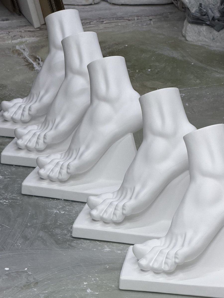 ボルゲーゼの闘士像の左足部分。仕事もちゃんとやってます😉 #石膏像