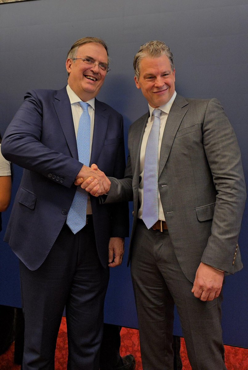 Gracias Greg Peters , Co CEO de Netflix , por tu interés y aprecio por México !!