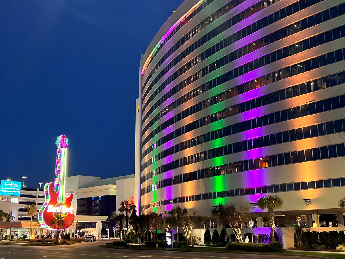 Let the good times roll, Biloxi! 💜 💛 💚