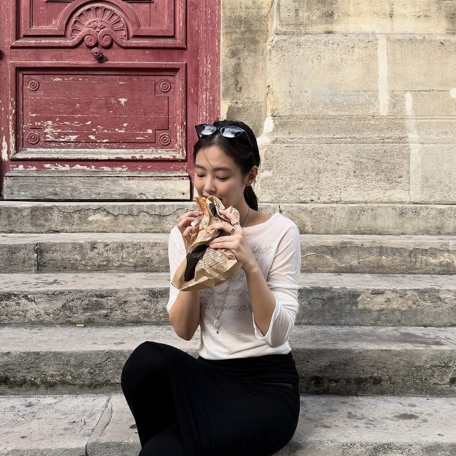 jennie pics tweet media