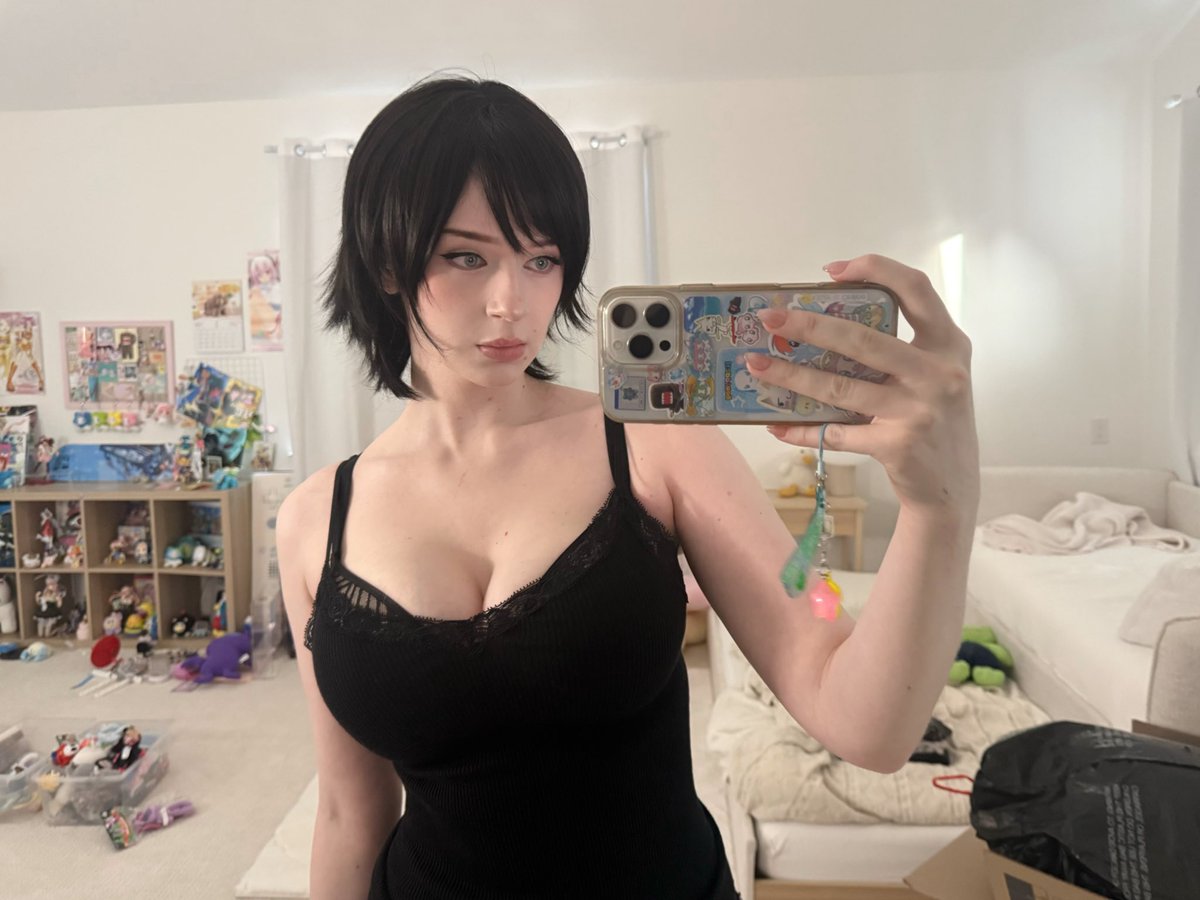 todopokie's tweet image. does anyone want to come hang out in my room