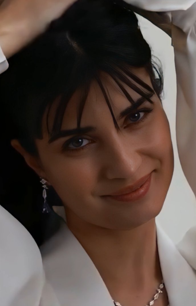 Esa carita creada por los mismísimos dioses de Oriente #TubaBüyüküstün