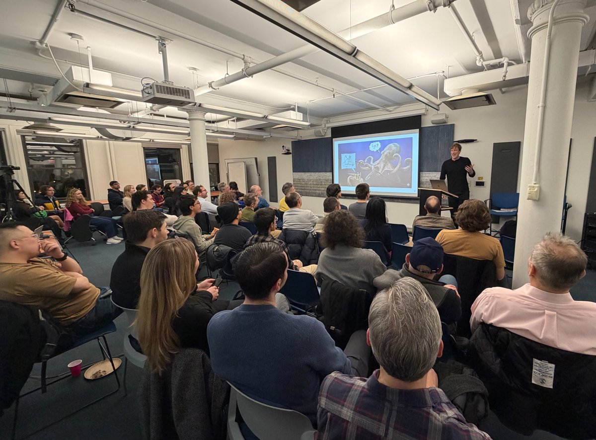 NYC Data Hackers tweet media