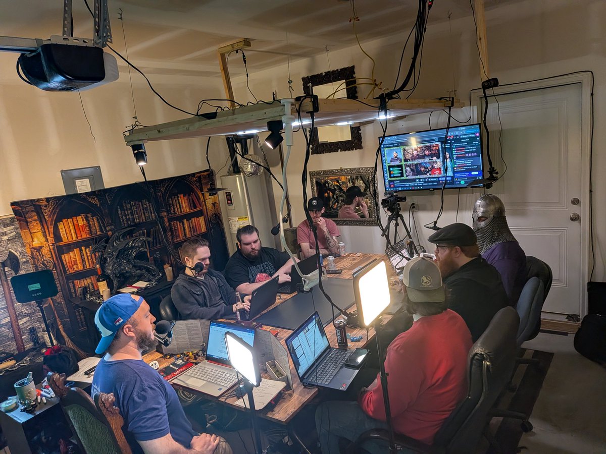 MythFits tweet media