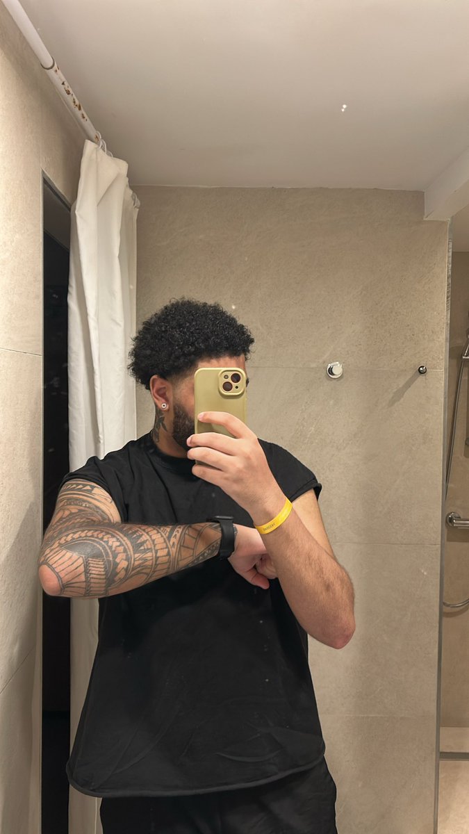 brandon🎧 tweet media
