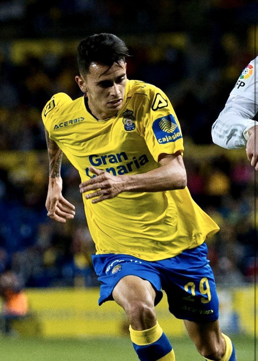 #MemoriaUDLP
Hoy cumple 32 años Francisco José Perdomo Borges “NILI”, 18/02/1994, Las Palmas de GC. Debutó en la <a href="/UDLP_Oficial/">UD Las Palmas</a> el 07/06/2015,  ante el Alavés (3-2) en el EGC, el año del ascenso a Primera división con Paco Herrera. ¡Felicidades <a href="/nili_lp7/">Nili Perdomo</a>!!