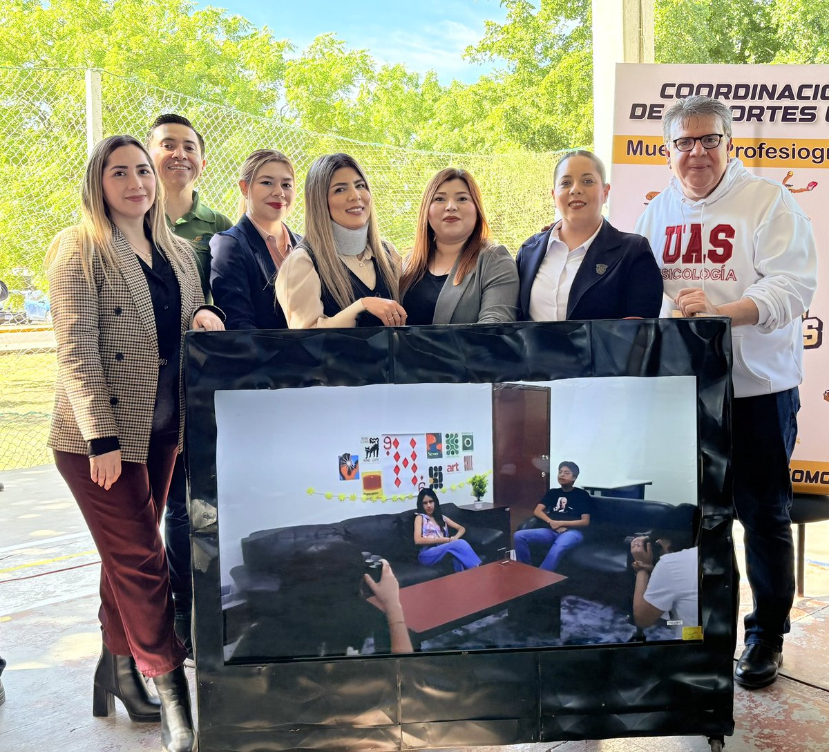 FATSOH_'s tweet photo. La Facultad de Trabajo Social y Humanidades participó en la Muestra Profesiográfica de la Zona Norte de la Universidad Autónoma de Sinaloa, promoviendo sus 6 licenciaturas y orientando a jóvenes sobre su futuro profesional. 🎓✨

@uasoficialmx 
#Somosgrandes #SomosUAS #fatsoh https://t.co/zIv43FMWEu