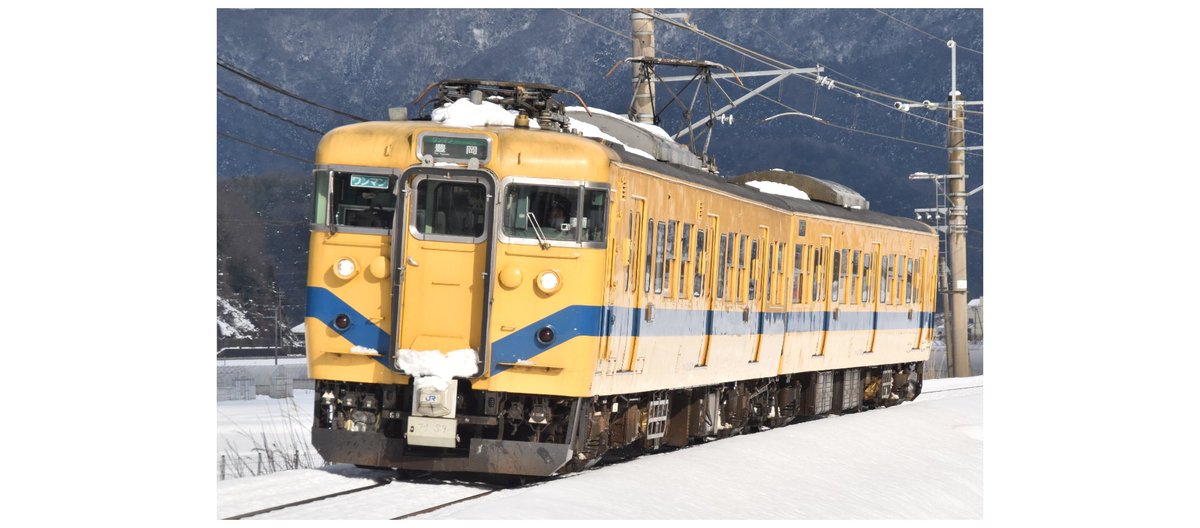 福知山には1編成2両だけ黄色にブルーのラインが入った電車がいます