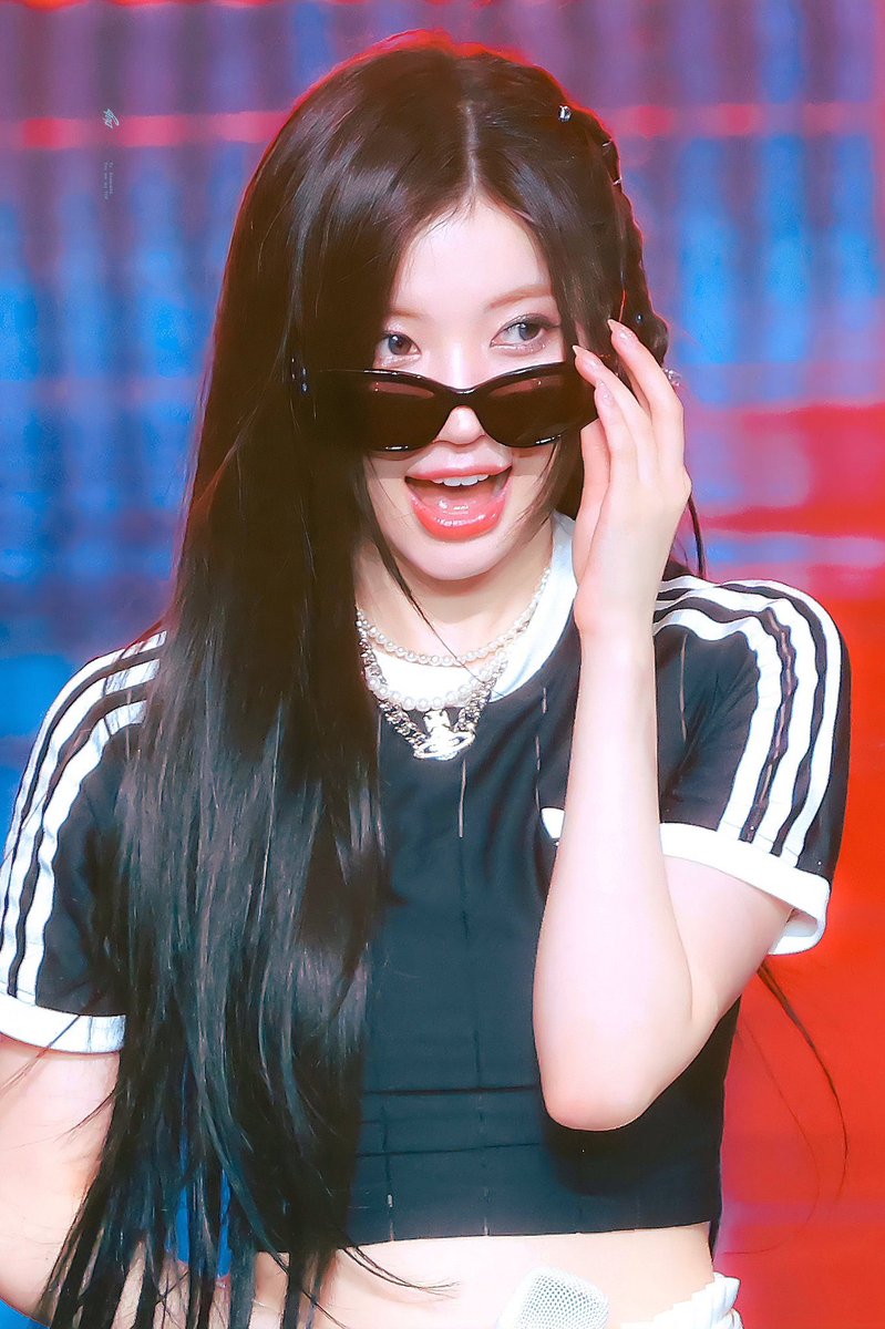 RT @ACESA_LOVE: アサちゃん 毎日投稿 DAY 145 チラ見👀 (📸top_asa_)