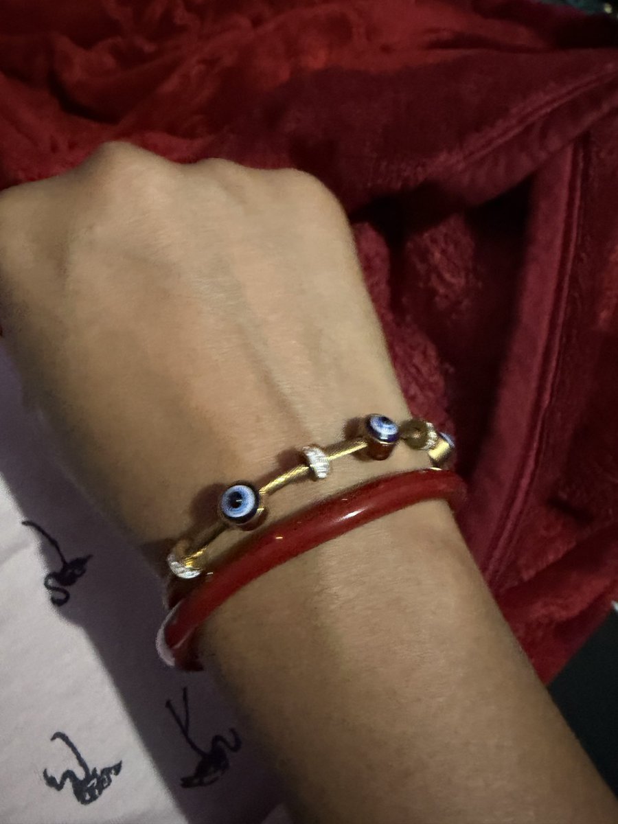 7ca752b64d01400's tweet photo. Evil Eye Bracelet × 1  Gone too soon. #PM1570552514 order number which I had purchased on  1st Oct ‘25
Can you pls check for replacement. Also I found the magnet is not strong as it used to not stick properly. https://t.co/MiyvyGdeFl