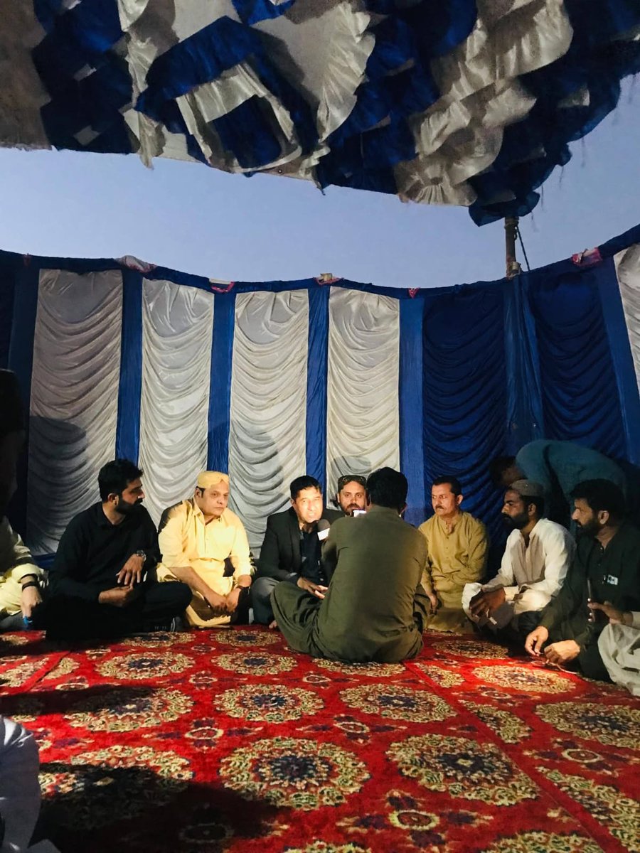 AmanMasoodKhan's tweet photo. جامشورو 
اسپیشل اسسٹنٹ ٹو چیف منسٹر سندھ اور سابقہ رکن صوبائی اسمبلی سندھ محترم امان اللہ مسعود نے گذشتہ دنوں بے رحمی سے شھید کی جانے والی پختون خاتون صابرو بی بی کے لواحقیں سے فاتحہ خوانی کی

@BBhuttoZardari 
#amanmasoodkhan #AmanMasood #MPA #vicepresident #advoisertocm https://t.co/5hRaFvTZDl