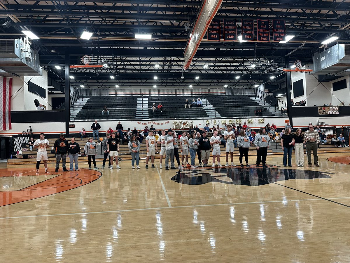Thank you, Seniors! We wish you the best of luck in your next endeavors!

Pictured from left to right:

Max Carpenter
Sam Harris 
Cooper Long
Noah Baldwin 
Dereck Reed
Eli Mattern 
Davon Osborn 
Andi Stout(Senior Manager)