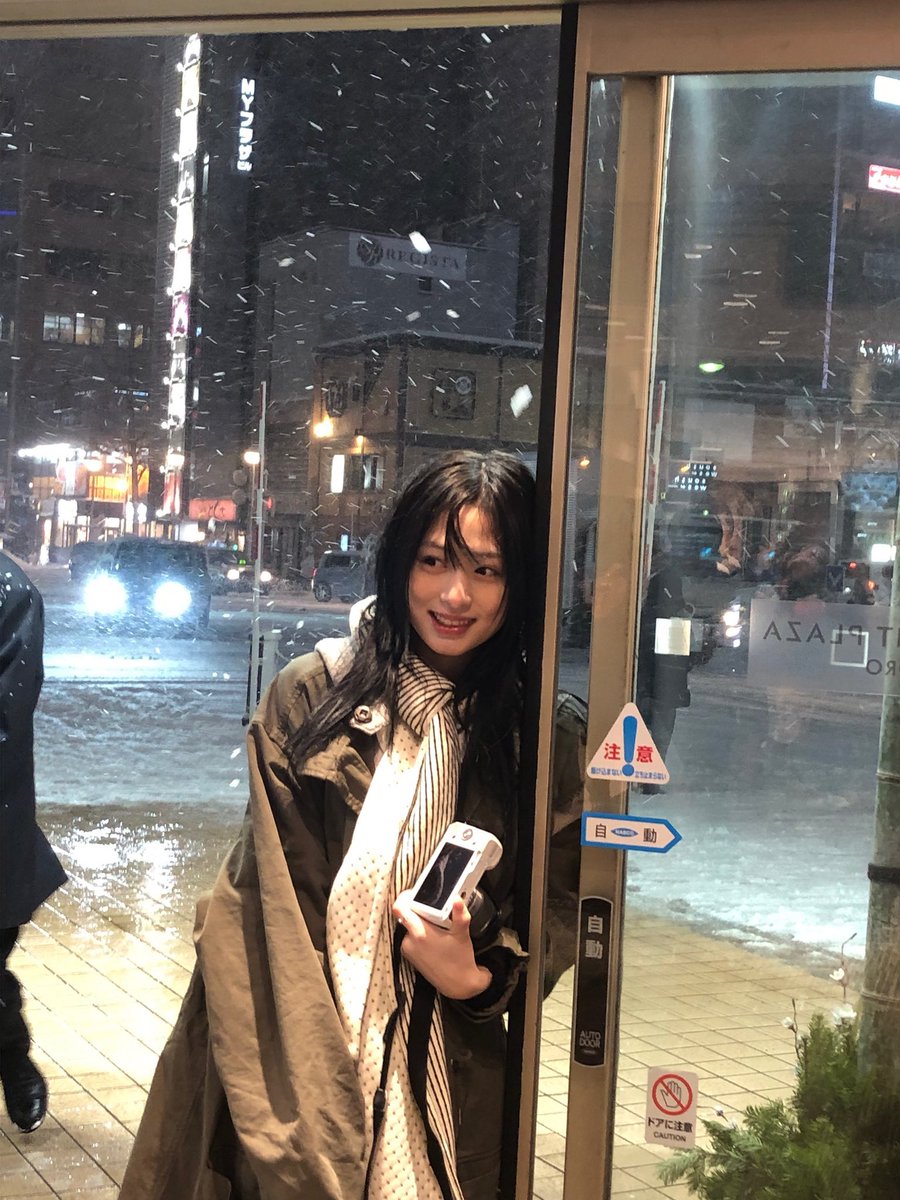 ahyeon pics tweet media