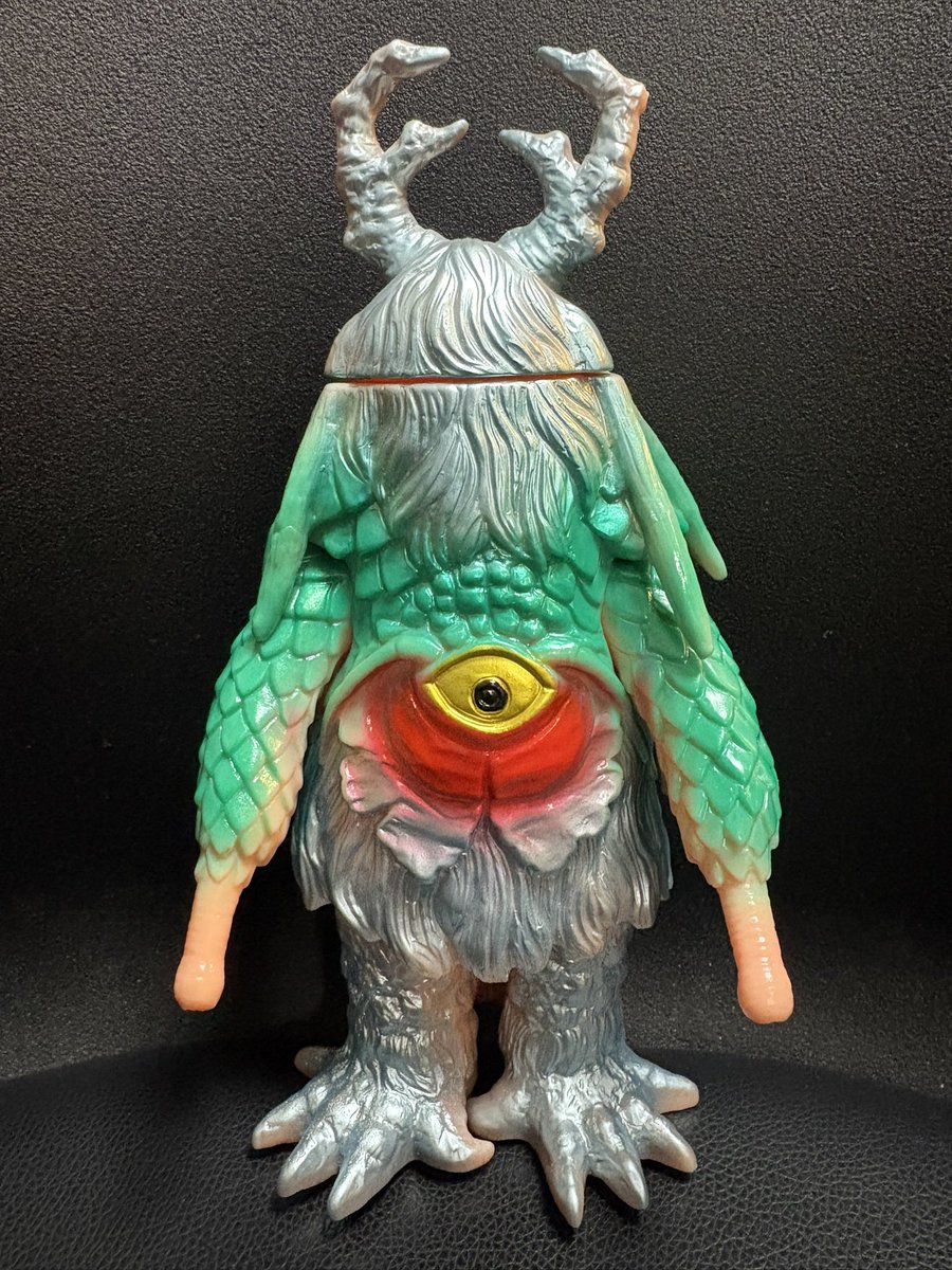 ミラーマンの怪獣のデザイン、ほんま好き。このウルトラマンとの差別化