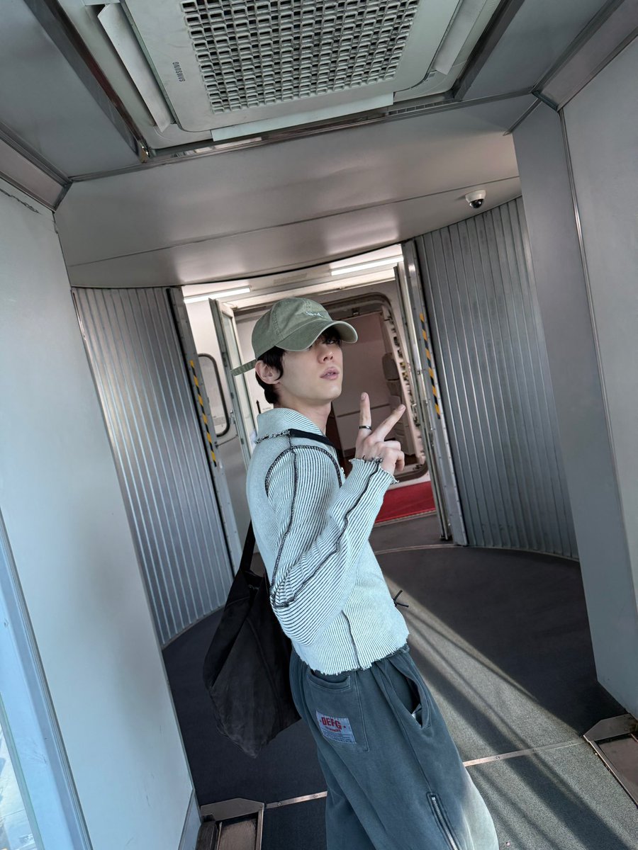 See you in bangkok 🇹🇭

#윤서빈 #YoonSeobin